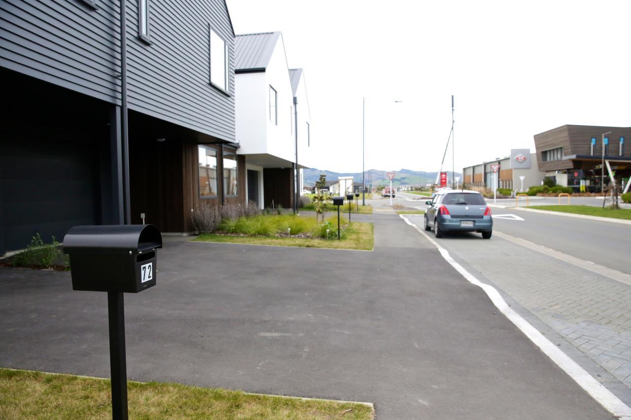 Golden Sun Apartment -Two Bedrooms, Three Bedrooms Christchurch Extérieur photo